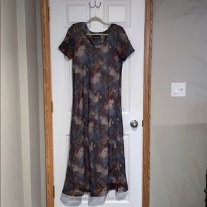 Vintage Dark Floral Maxi Dress!